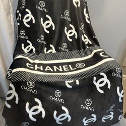 Black & White Elegant Blanket with Original Gift Box
