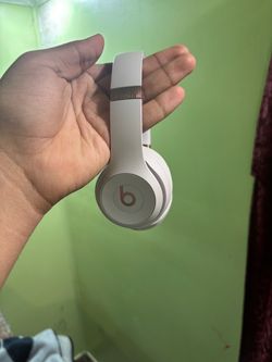 Beats Solo 4 Wireless Headphones — Pink — Brand New