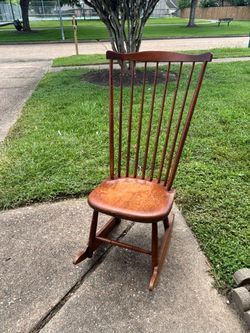 Authentic Windsor rocker, no breaks SOLID has some color fading