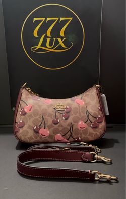 👜 Coach Cherry Print Shoulder Bag Brown