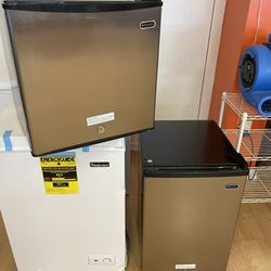 NEW Whynter Upright Mini Freezer