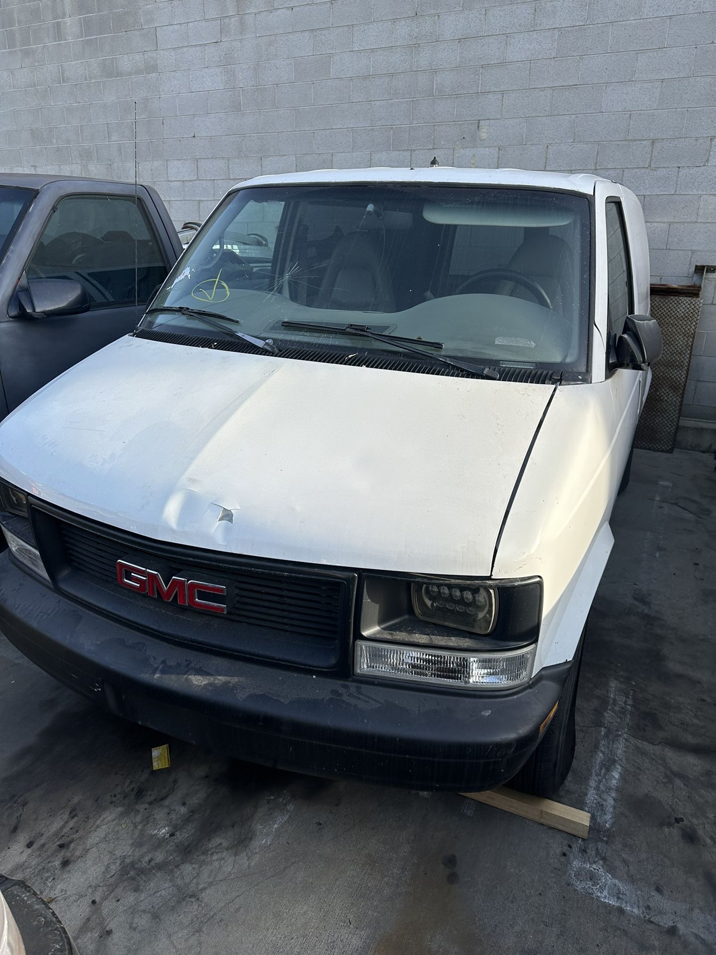 2001 GMC Safari For Parts