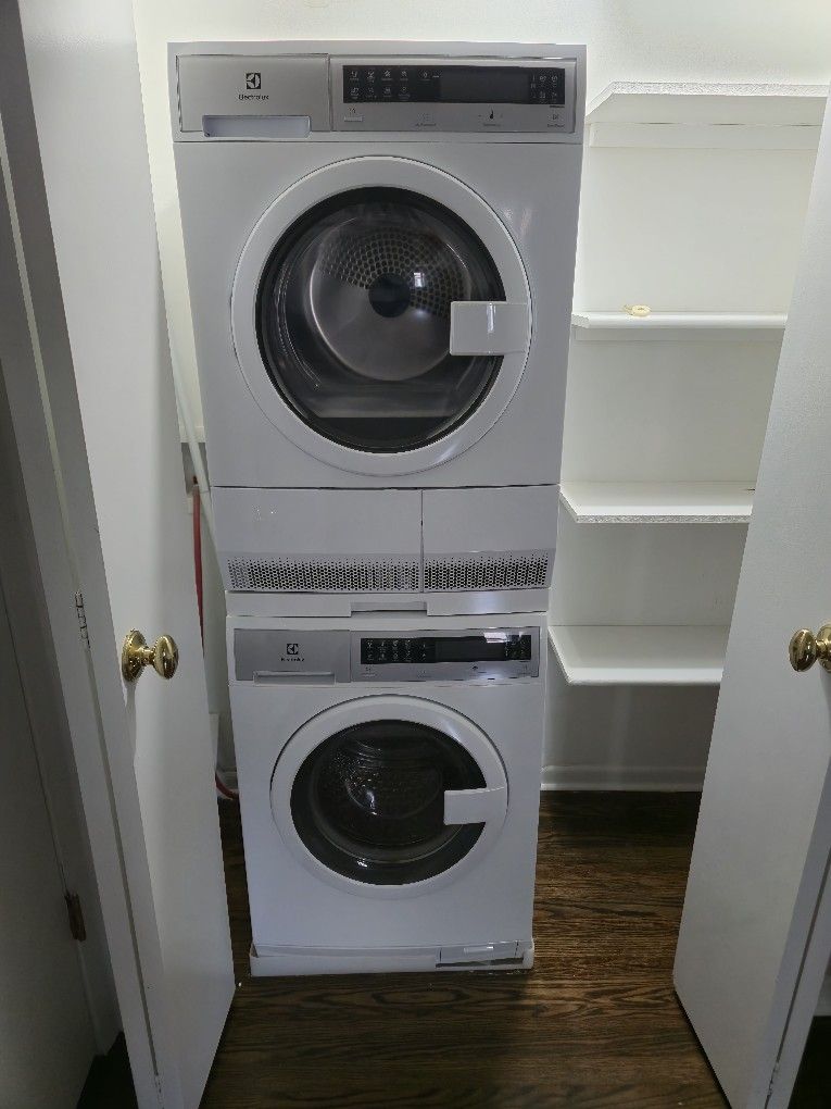 WASHER & Ventless Dryer(BOTH Are ELECTRIC)