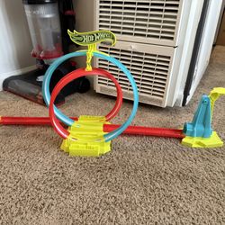 New Hot Wheels Neon Speeders Track Set