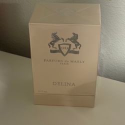 Delina perfume