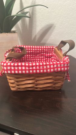 Small covered basket