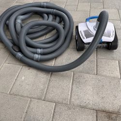 Pool TracVac Hayward vacuum