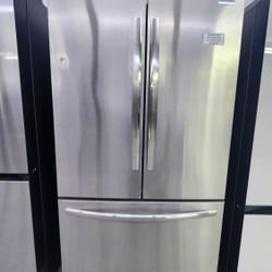 FRIGIDAIRE  3 FRENCH DOOR REFRIGERATOR  WITH  BOTTOM   FREEZER  1YEAR WARRANTY/1AÑO DE GARANTIA POR ESCRITO 
