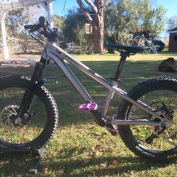 Kids Commencal 20in Bike