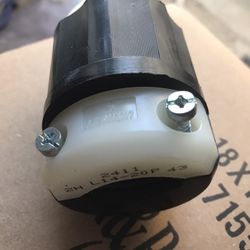 Leviton 20Amp 125/250 Volt Locking plug 