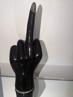 Middle finger