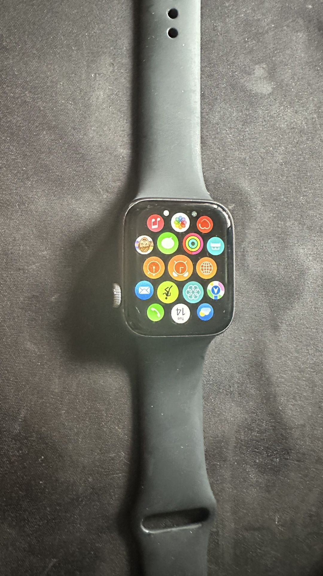 Apple Watch Series 4. 44m Space Grey 