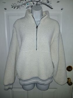 Medium Fleece American Eagle Sweater