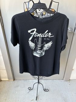 Fender T-Shirt L $10