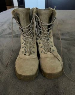 Steel toe boots