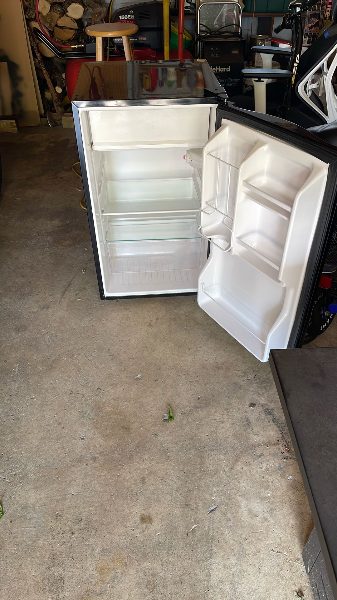 Mini refrigerator