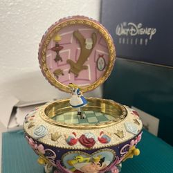 1951 Walt Disney Alice in Wonderland Music Box
