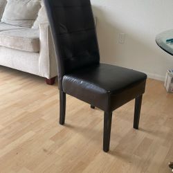 4 Dining Chairs 