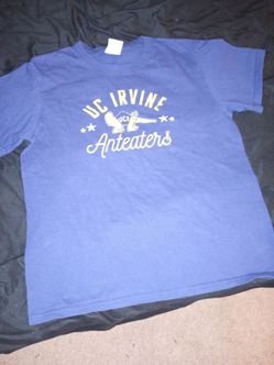 UC Irvine shirt size youth Large