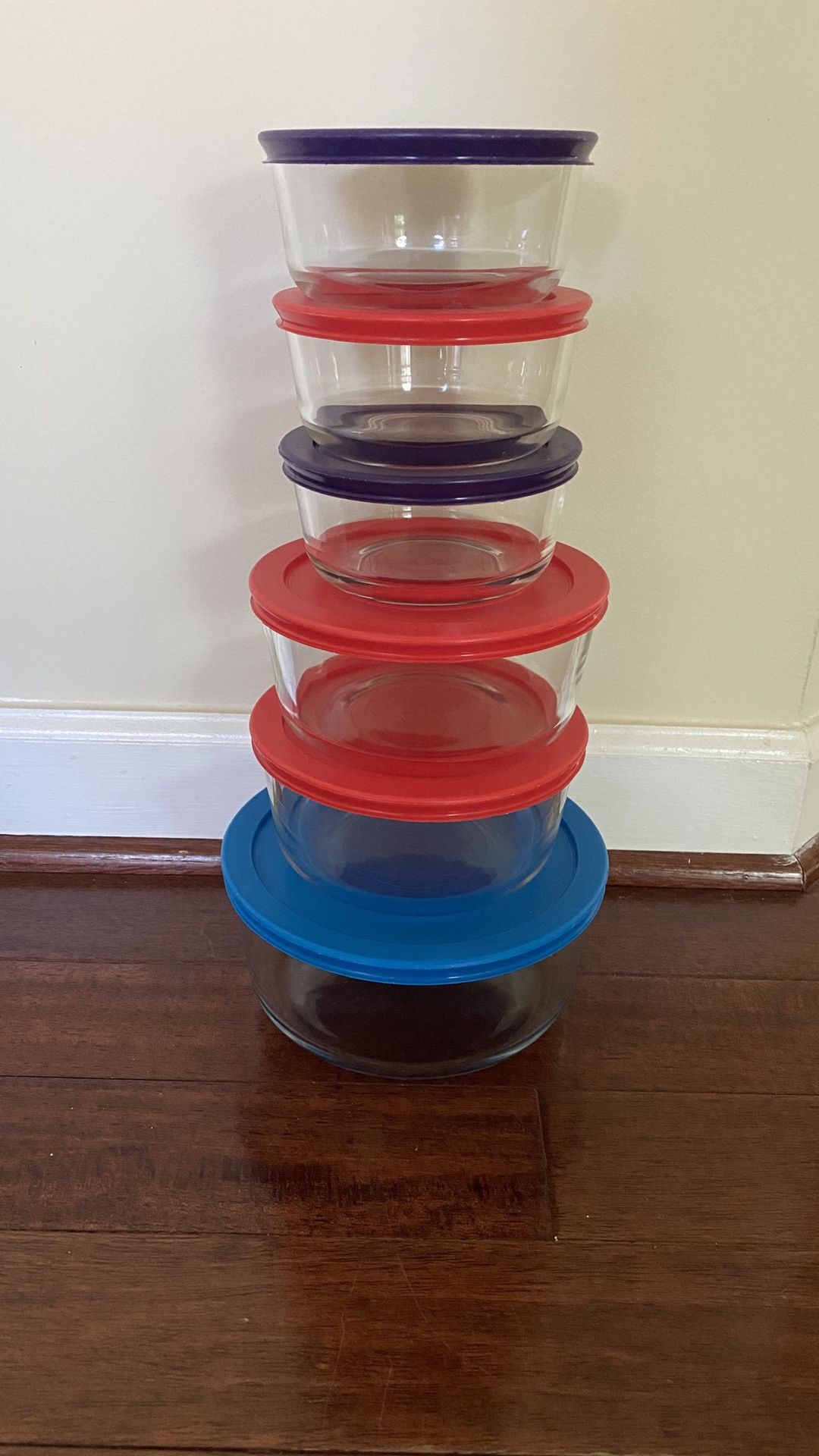 Pyrex 12-piece Glass Food Storage Set.