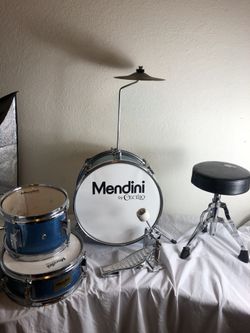 Mendini JR Drum Set (missing one rod)