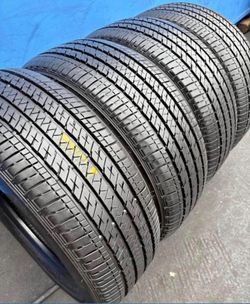215/55/18 Bridgestone 📍📍 Vendo un set de llantas con 80% de vida las 4 📍🌟