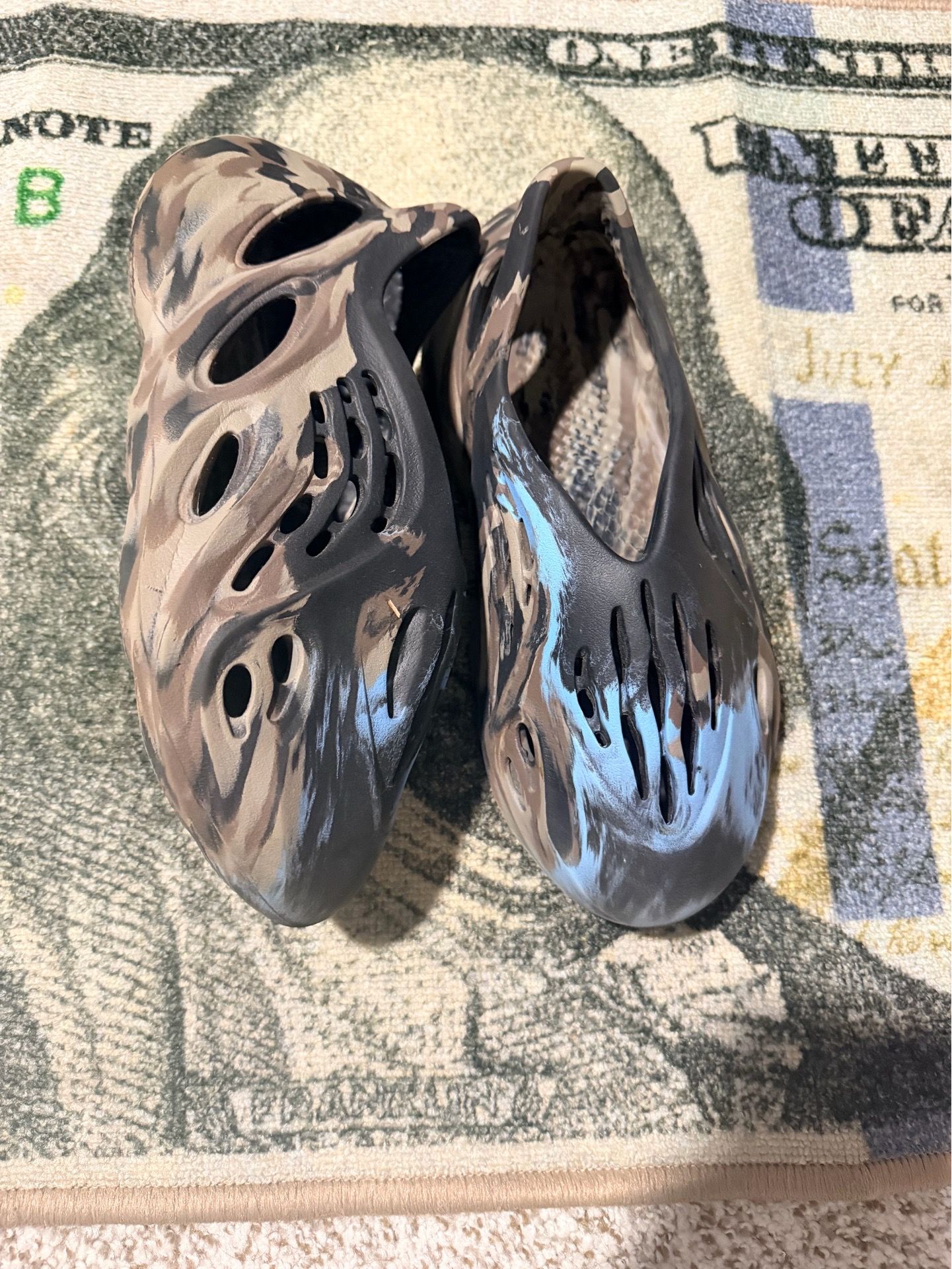Yeezy foam runners