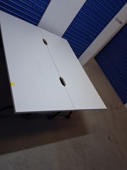 Desks on casters /breakroom Table. Class room table