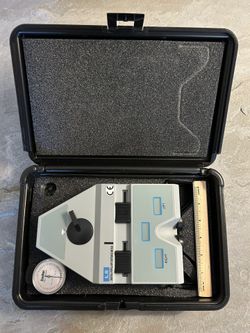 Digital Pupillary Distance Meter & Sadler Lens Clock
