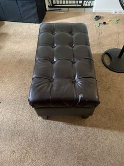 Bench/ottoman/storage