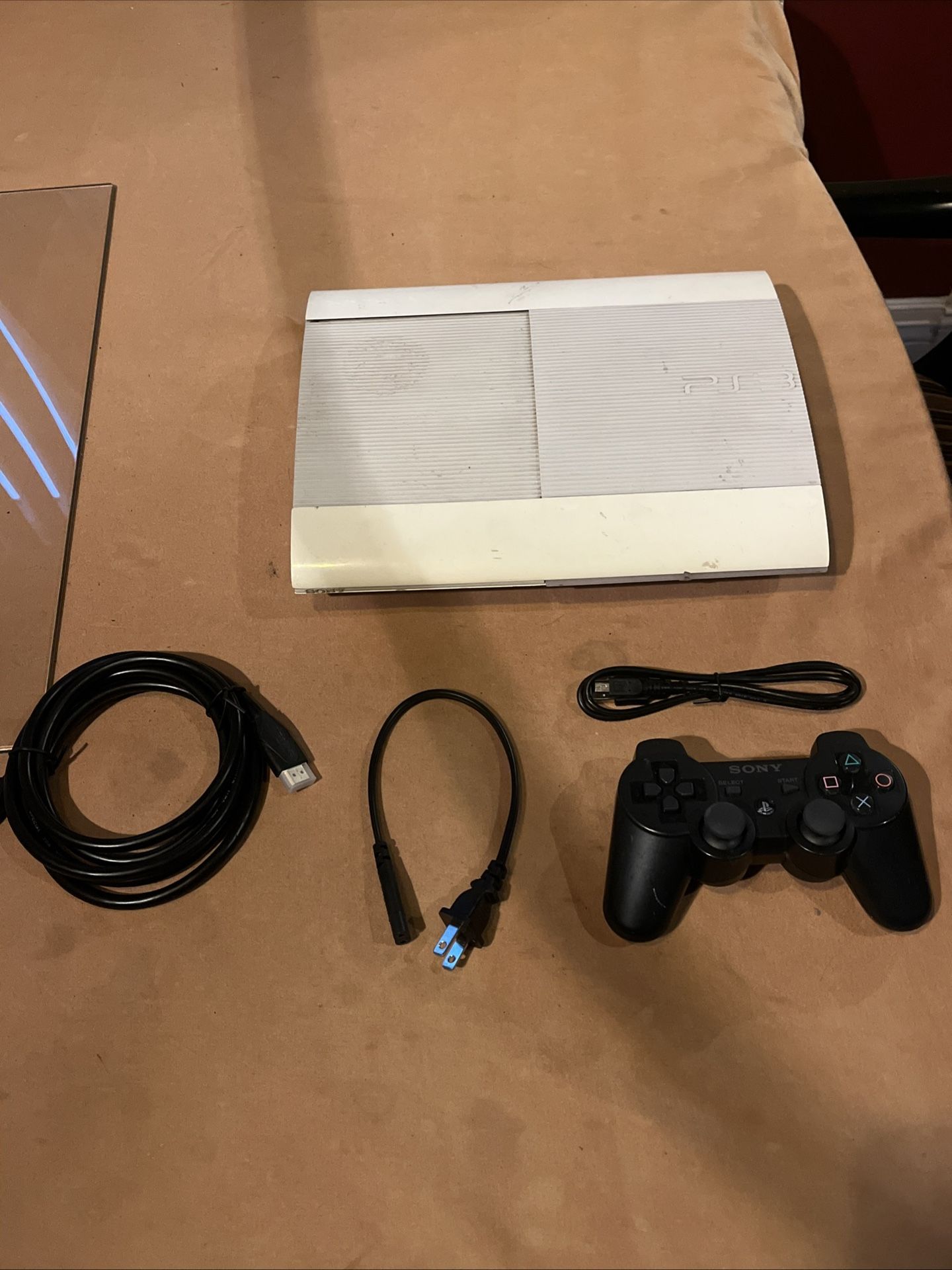Sony PS3 Super Slim 500GB White CECH-4001C Console w/ Cords & Controller