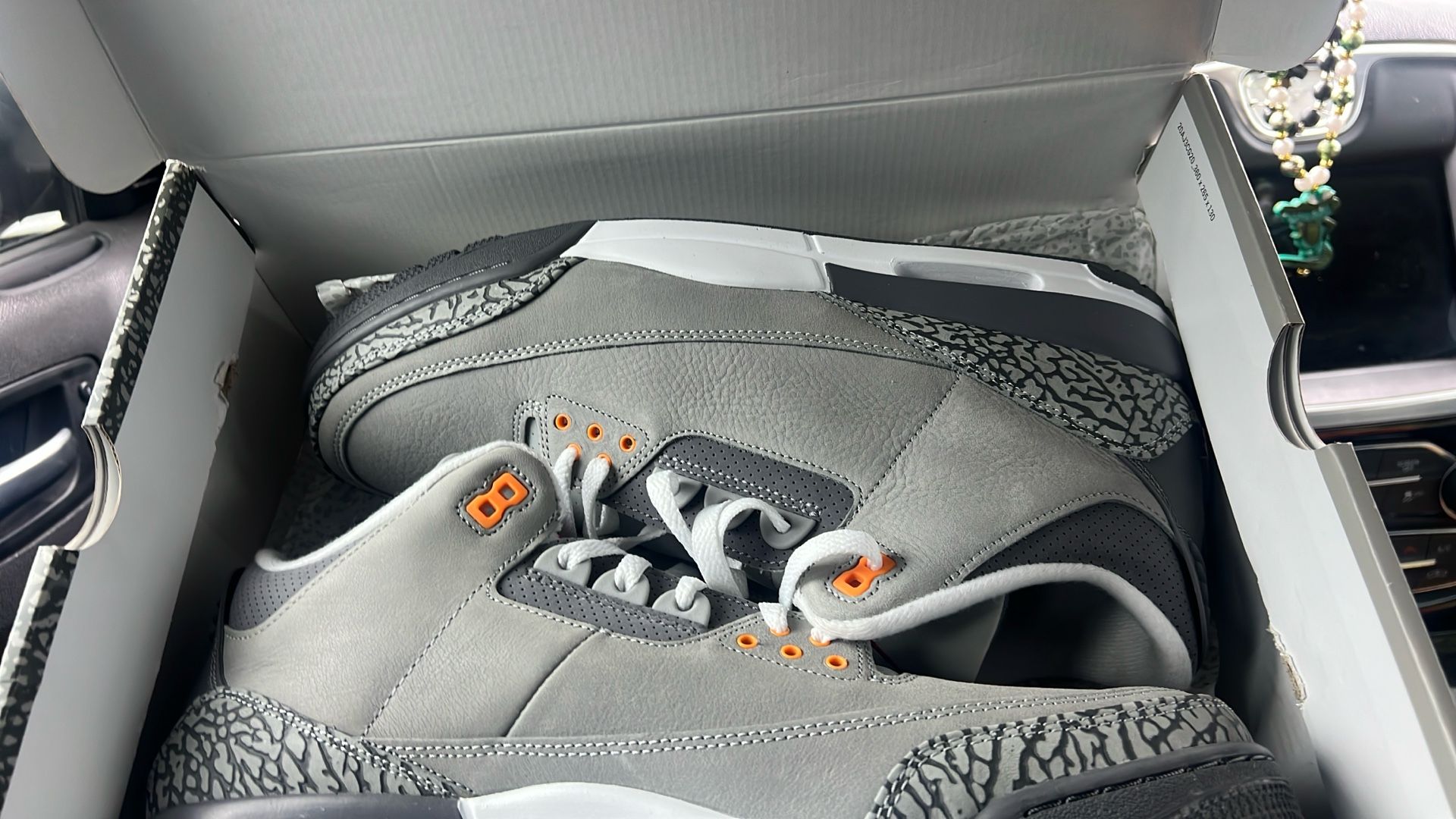 DS Air Jordan 3 Retro 'Cool Grey' 2021