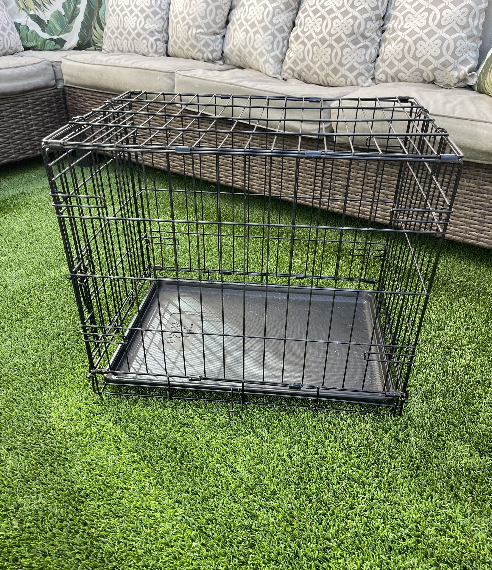 Small Animal Dog Kennel Crate 24” Long Great Condition!