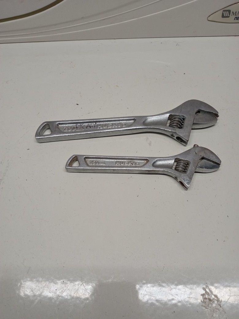 Husky Adjustable Wrenches 