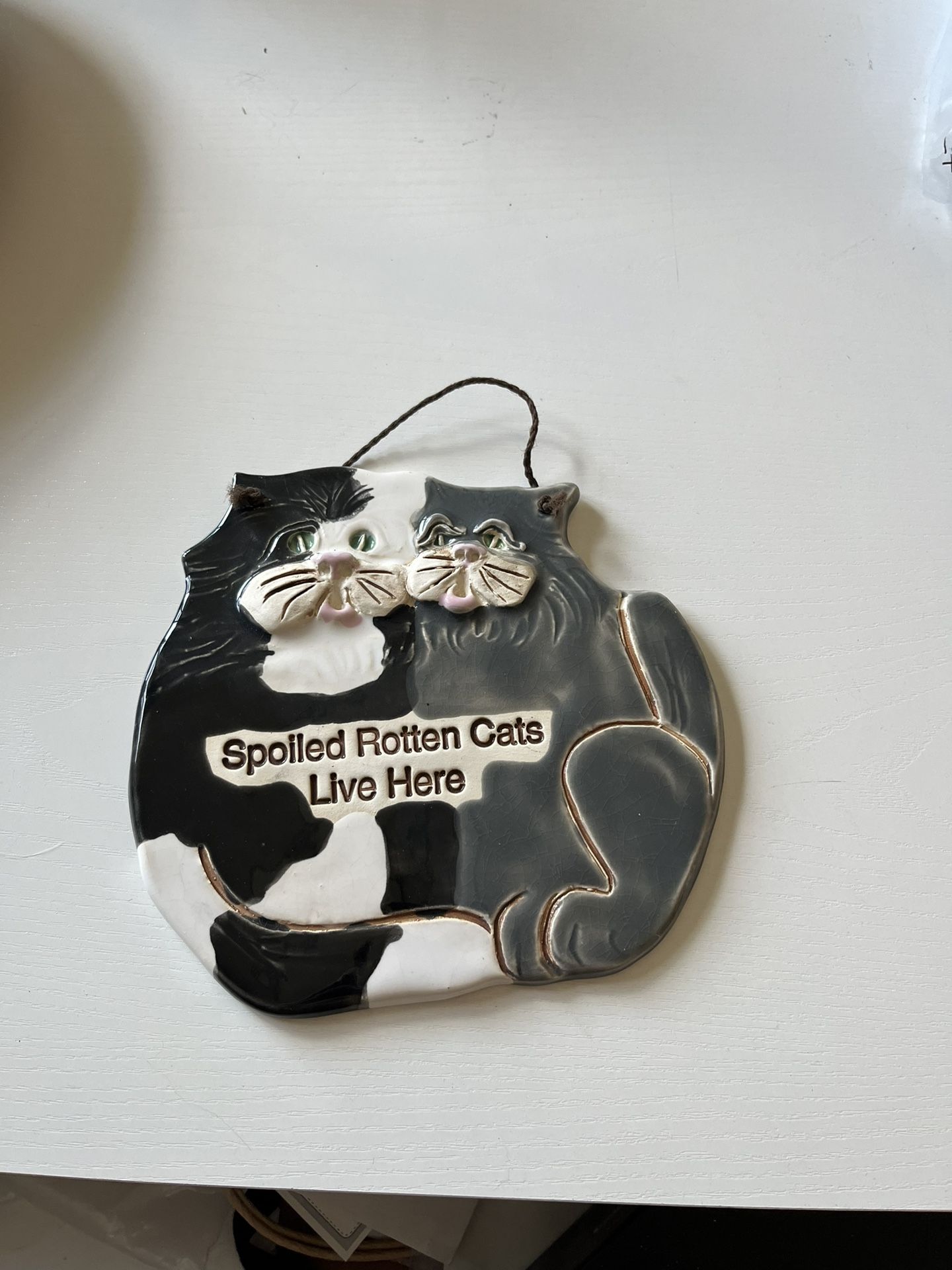 Ceramic Plaque “2 Spoiled Rotten Cat Live Here”