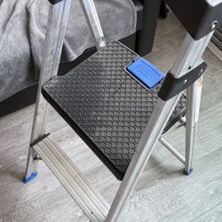 Kobalt Folding Aluminum Step Ladder – Durable and Convenient