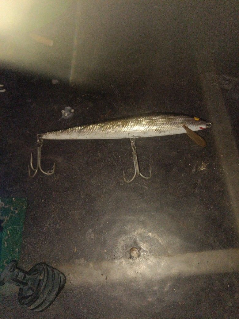Lg Vintage Fishing Lure ..