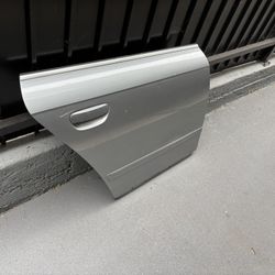 2006 Audi 3.2T Passenger Side Back Door
