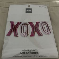 4 Foil Balloons Valentines Day 