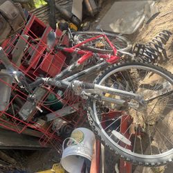 Diamond Back And Cannondale F7 Mountain Bike 