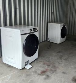 Samsung 7.5-cu ft Stackable Vented Electric Dryer with Steam Cycle ( White) WASHER & DRYER BUNDLE