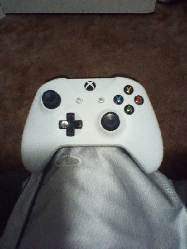 Xbox One Controller (Used)