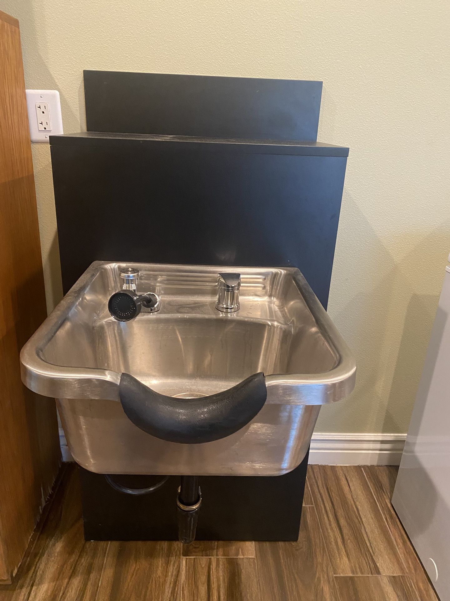 Salon Hair Wash Sink