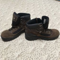 Mens’s Hiking Boots