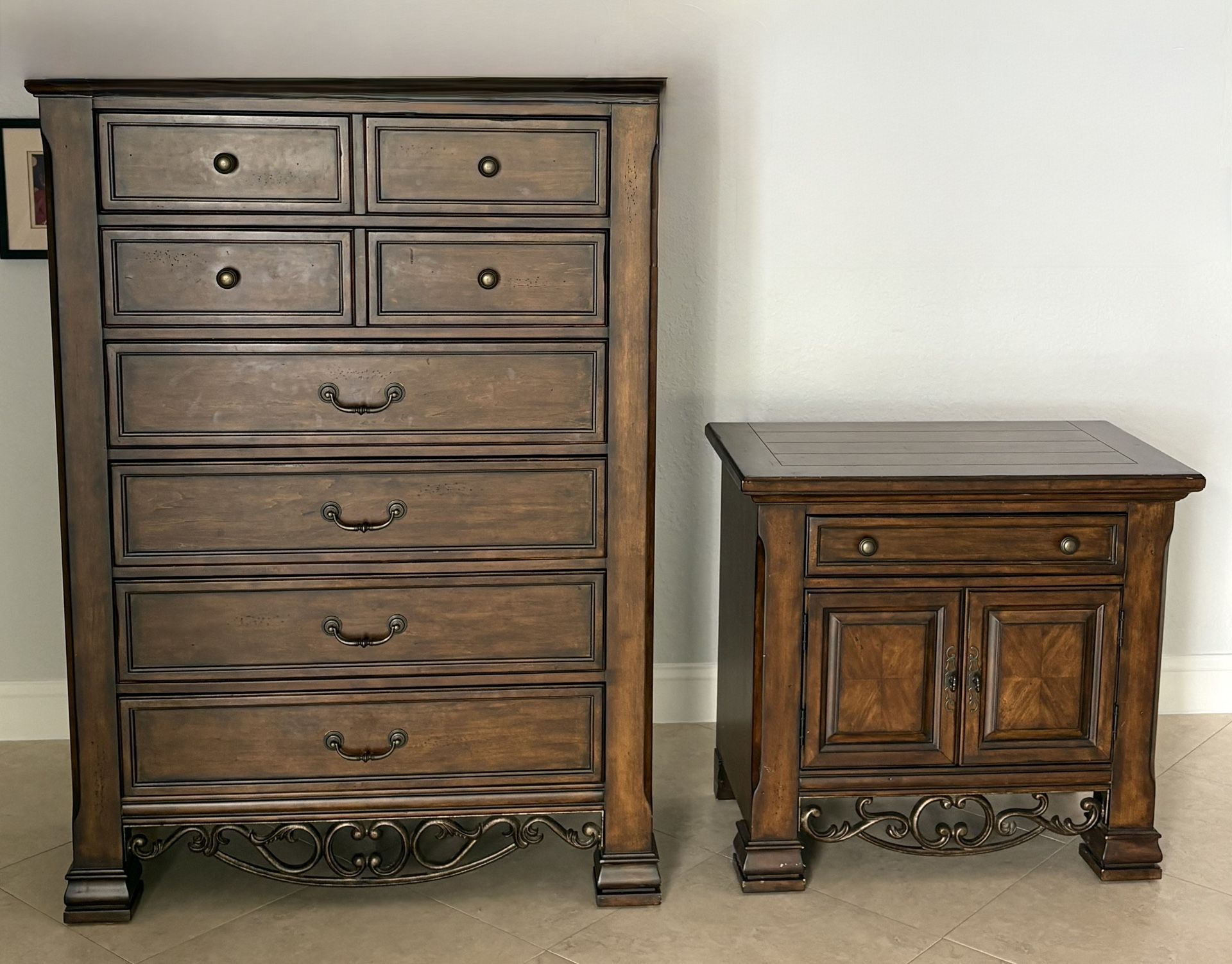 Bedroom Dresser And Nightstand Solid Wood Excellent Condition Sold As Set