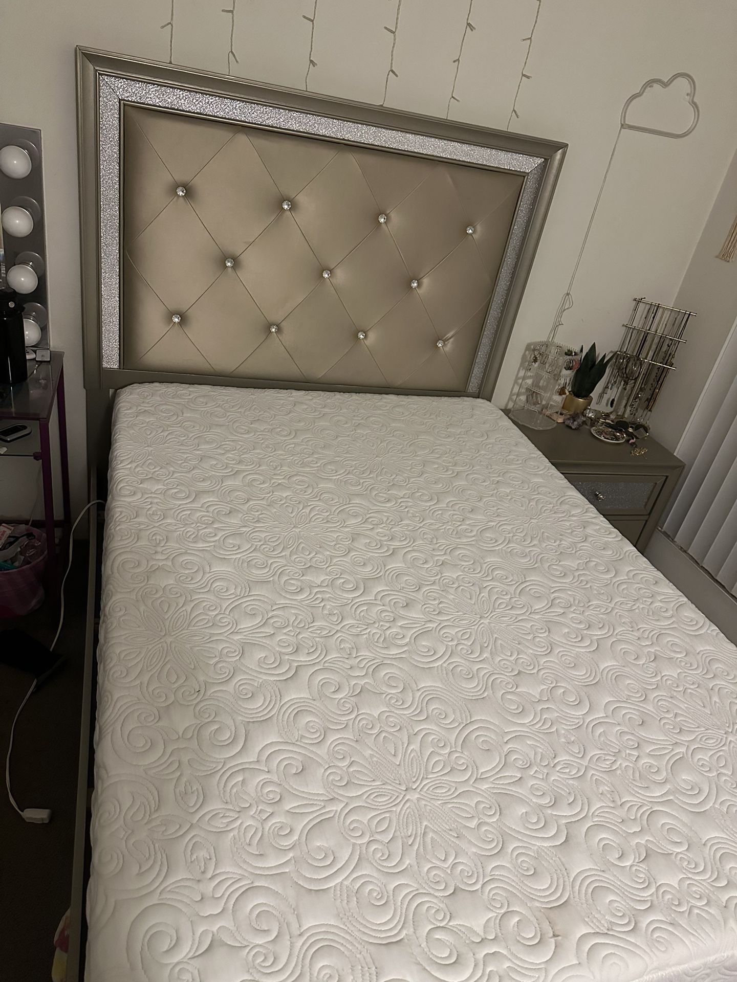 Full Size Bed Set With Dresser And Night Stand