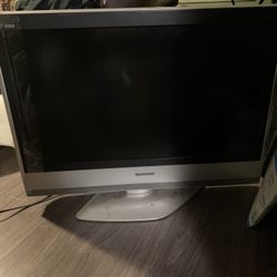 Panasonic 32” Tv