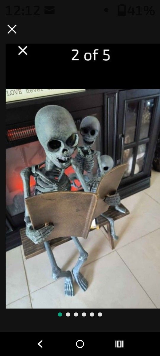 Metal outdoor/indoor Halloween decor - skeleton family reading on a bench NEW WITH TAGS! RARE FIND