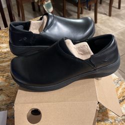 Women’s Work Shoes 