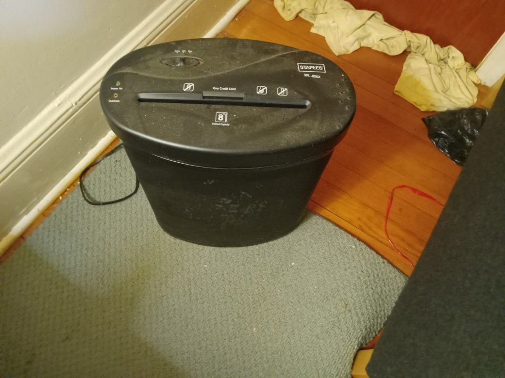 Staples Paper Shredder
